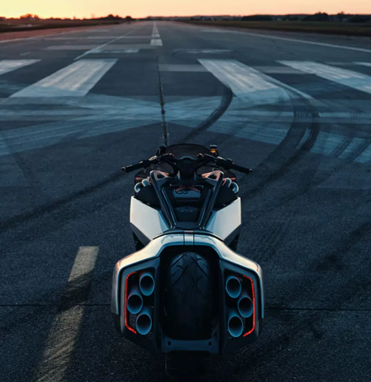 BMW Motorrad Vision K18: è lei la vera King of Baggers (2)