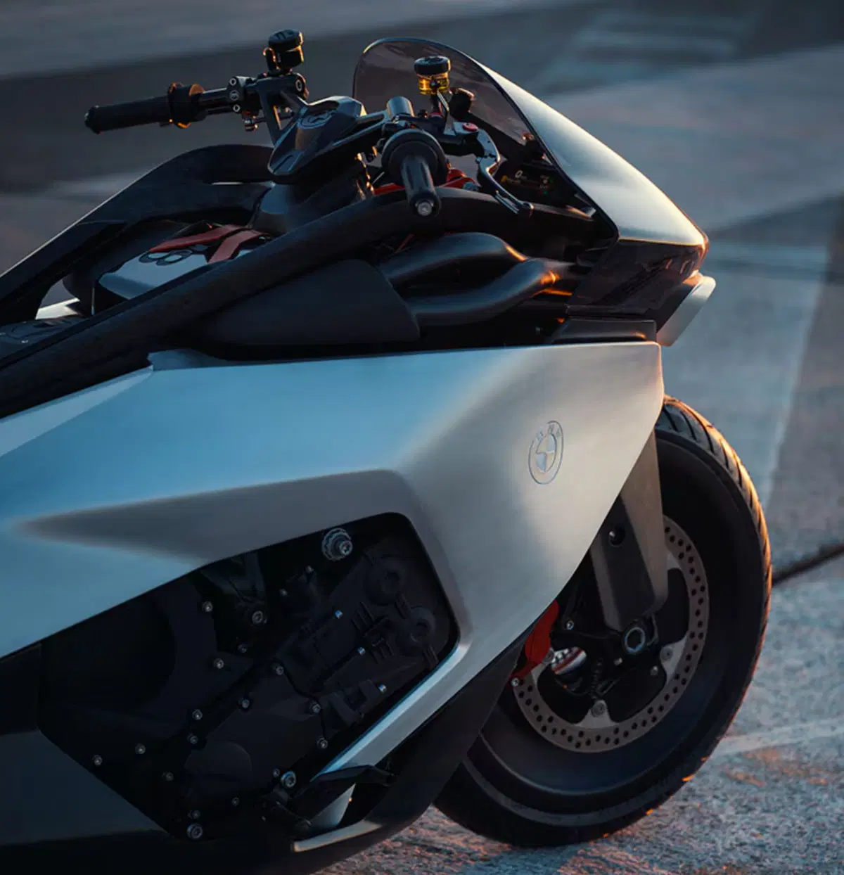 BMW Motorrad Vision K18: è lei la vera King of Baggers (3)