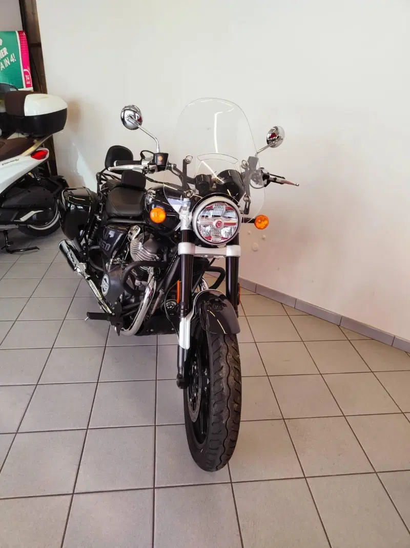 Royal Enfield Super Meteor 650 (2023 - 26) (6)