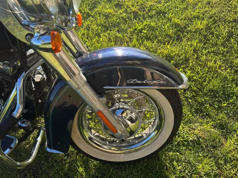 Harley-Davidson 1690 Deluxe ABS (2011 - 16) - FLSTN (2)