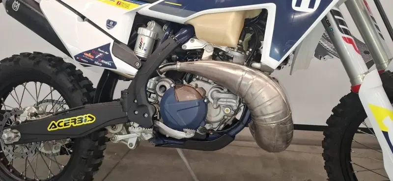 Husqvarna TE 300i (2020) (4)