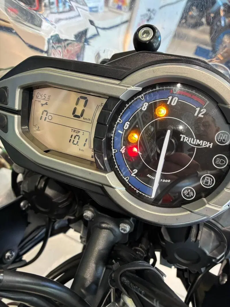 Triumph Tiger 800 XC (2011 - 12) (8)