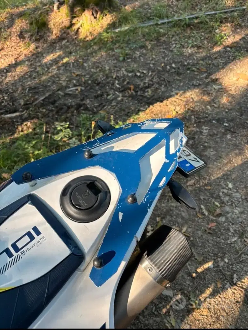 Husqvarna 701 Supermoto (2016) (4)