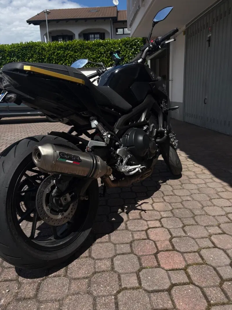 Yamaha MT-09 ABS (2016) (2)