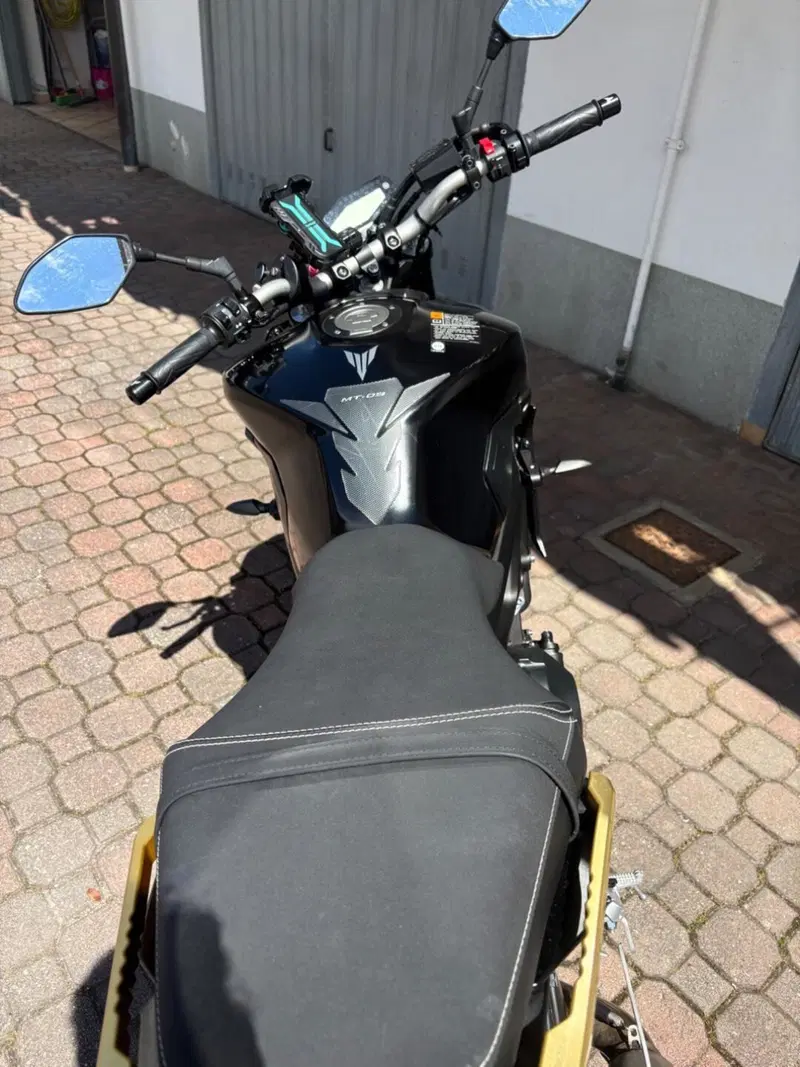 Yamaha MT-09 ABS (2016) (10)