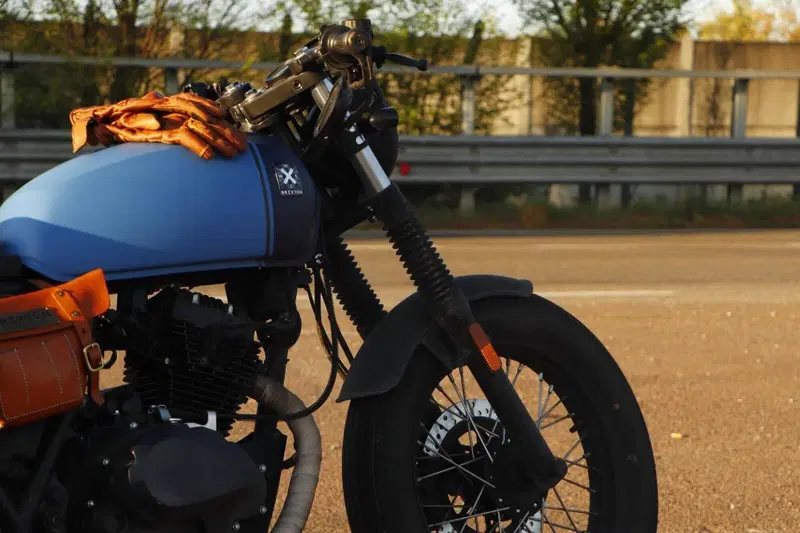 Brixton Motorcycles Rayburn 125 (2021 - 26) (2)