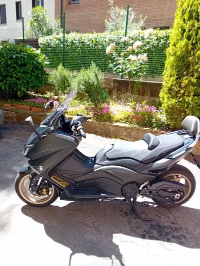 Yamaha T-Max 530 Iron Max ABS (2014 - 17) usata