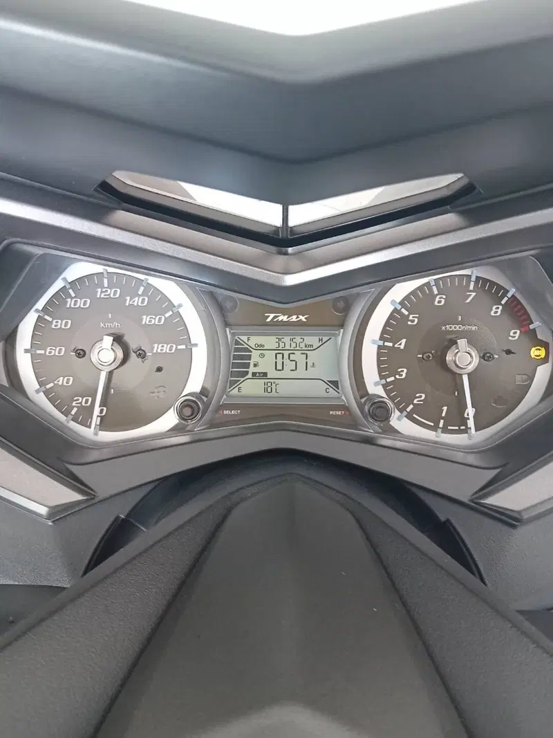 Yamaha T-Max 530 Iron Max ABS (2014 - 17) (2)