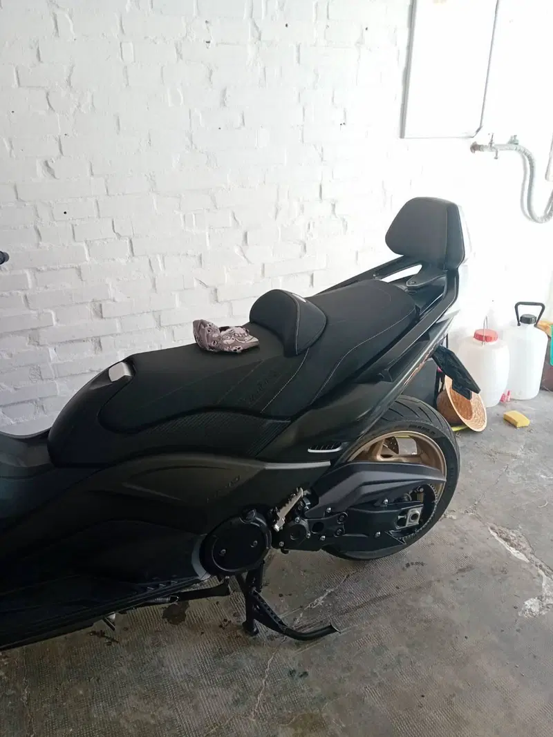 Yamaha T-Max 530 Iron Max ABS (2014 - 17) (7)