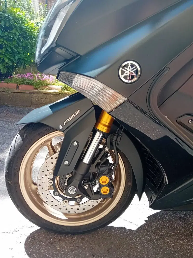 Yamaha T-Max 530 Iron Max ABS (2014 - 17) (15)