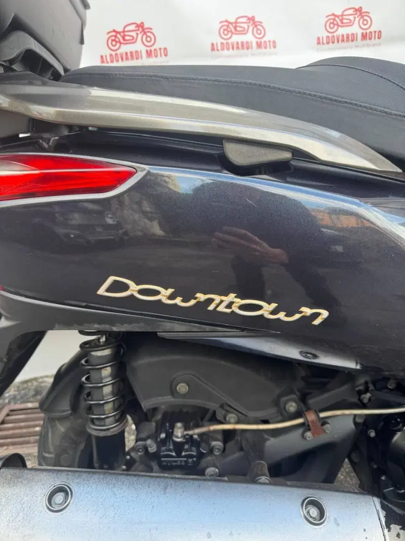 Kymco Downtown 300i (2009 - 17) (3)