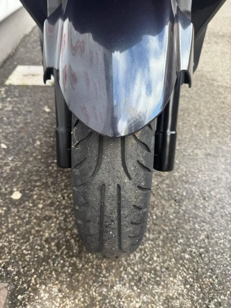 Kymco Downtown 300i (2009 - 17) (4)