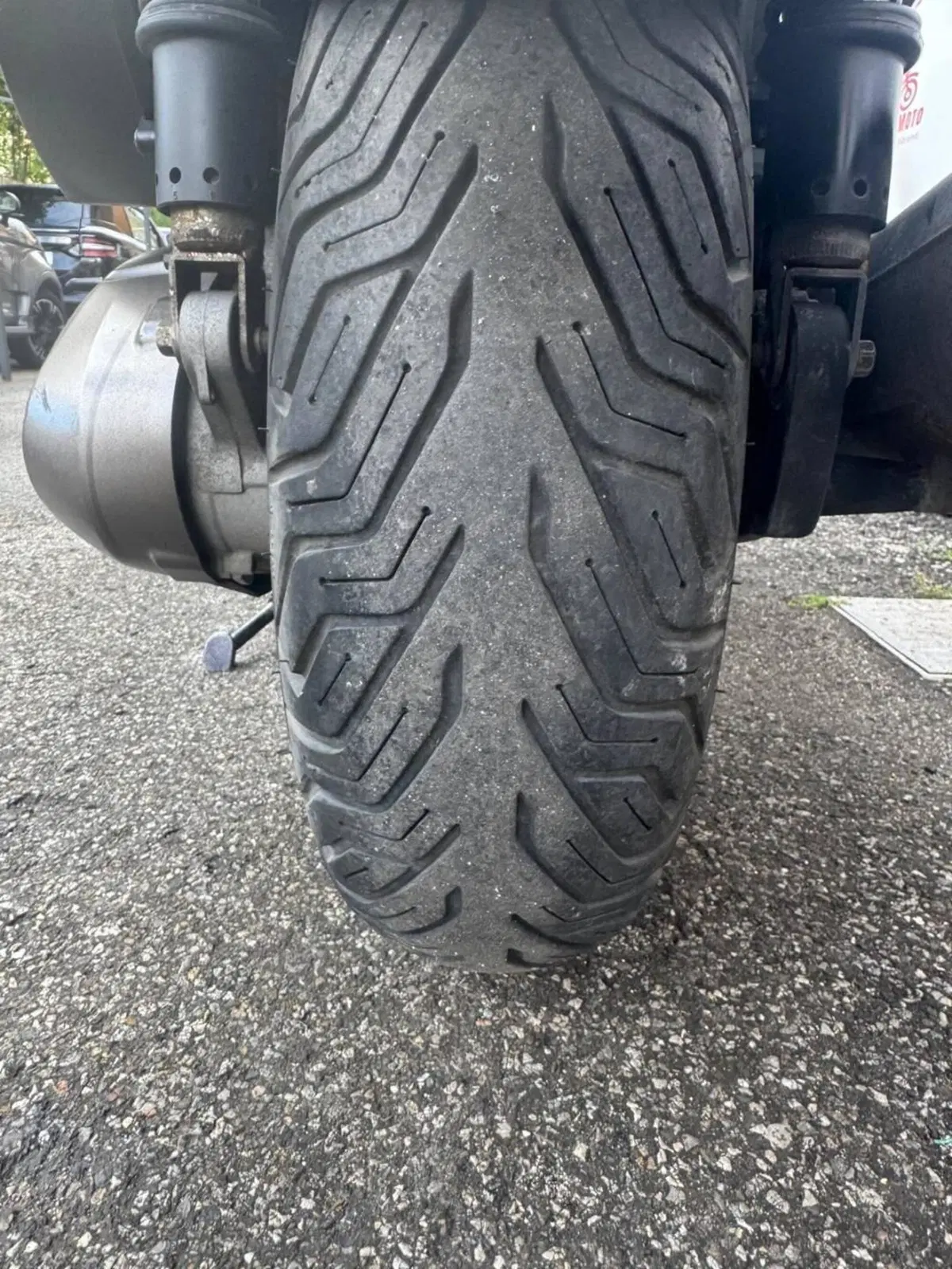 Kymco Downtown 200i (2009 - 16) (8)
