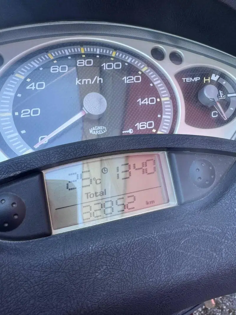 Yamaha X-Max 250 (2007 - 09) (10)