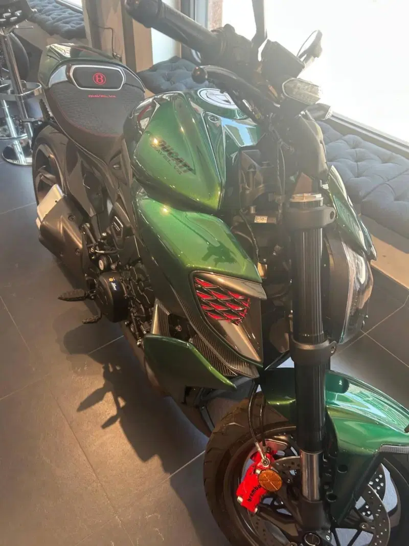 Ducati Diavel for Bentley (2024)