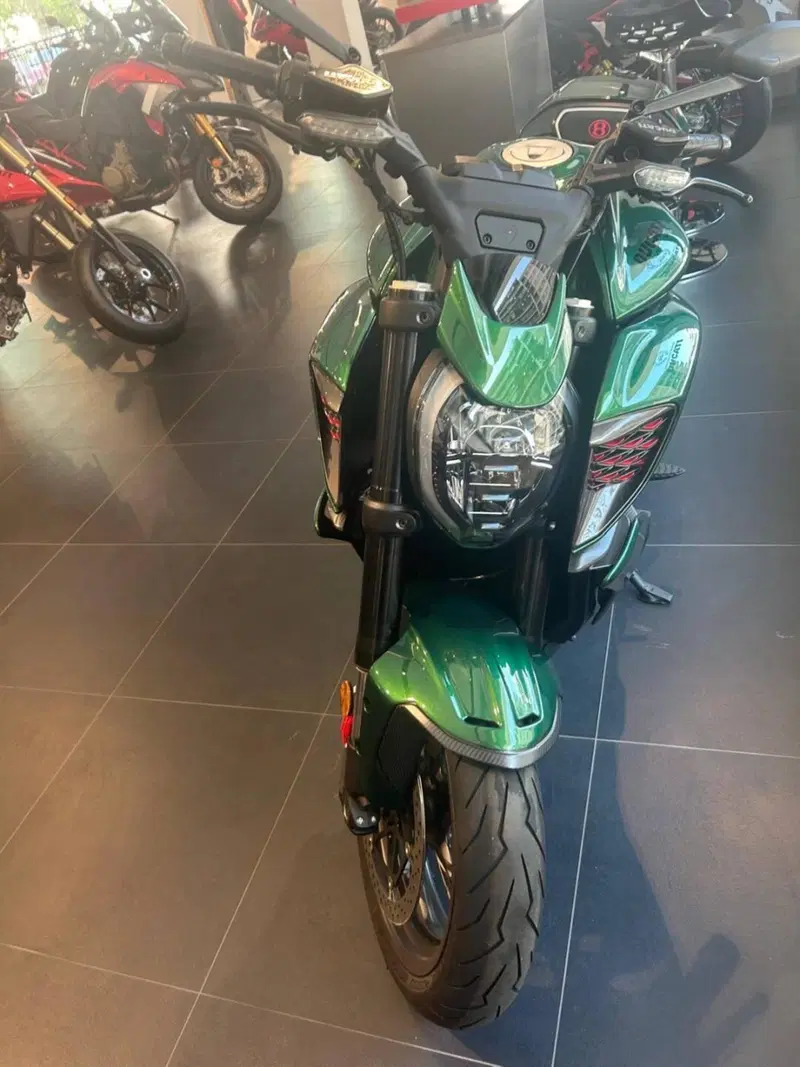 Ducati Diavel for Bentley (2024) (2)