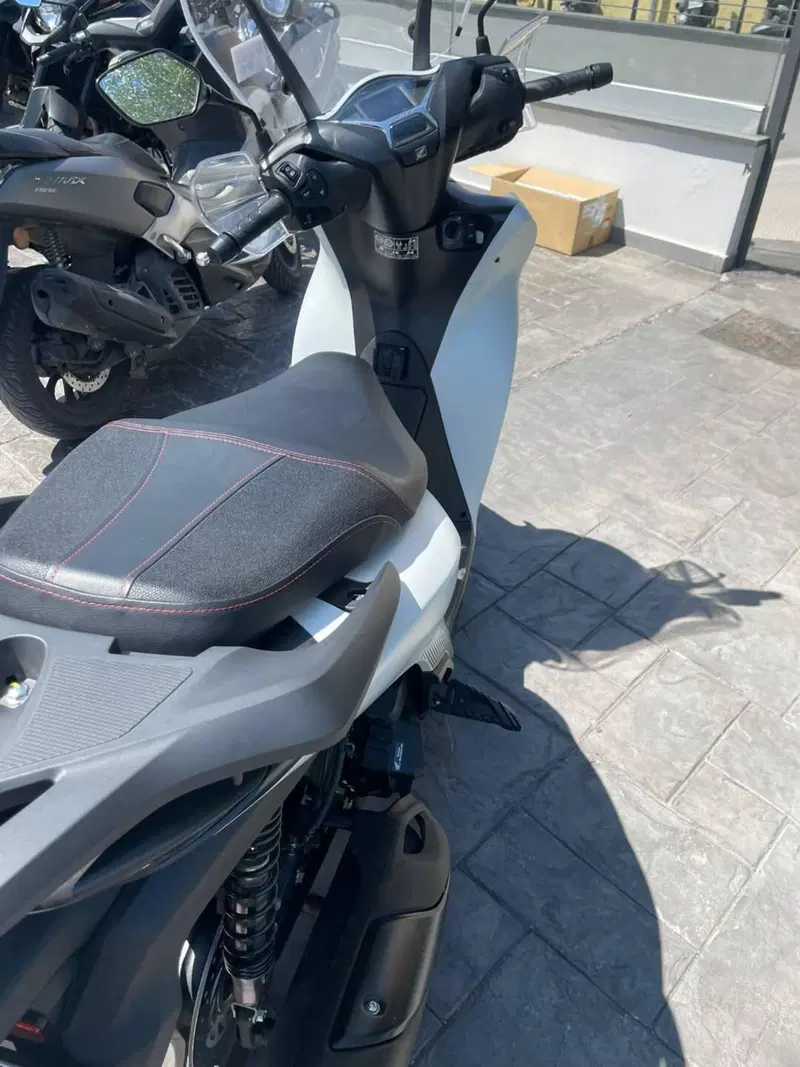 Honda SH 150i Sport (2024 - 25) (3)