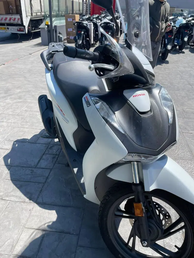 Honda SH 150i Sport (2024 - 25) (2)
