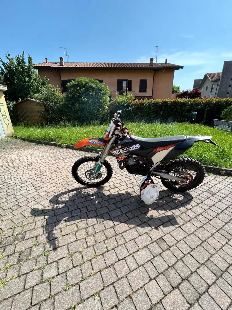 KTM 125 EXC Six Days (2010) (2)