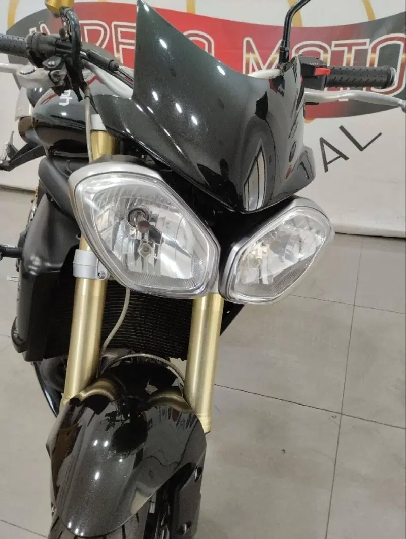 Triumph Street Triple R (2009 - 12) (4)