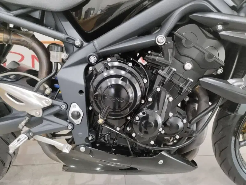 Triumph Street Triple R (2009 - 12) (9)