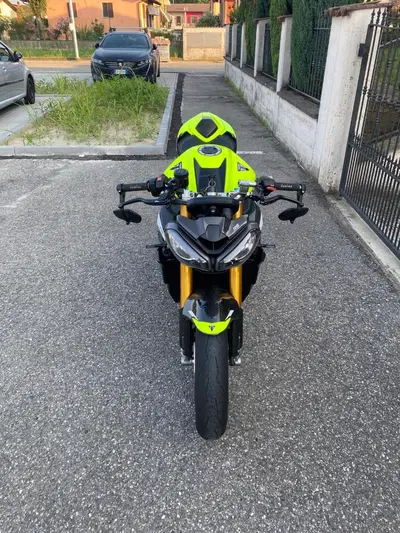 Triumph Street Triple 765 Moto2 Edition (2023 - 24) usata