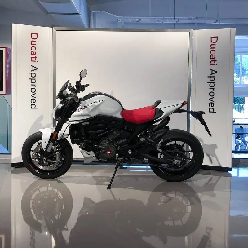 Ducati Monster 937 + (2021 - 25) (4)