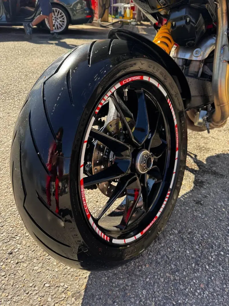 Ducati Hypermotard 821 SP (2013 - 15) (2)