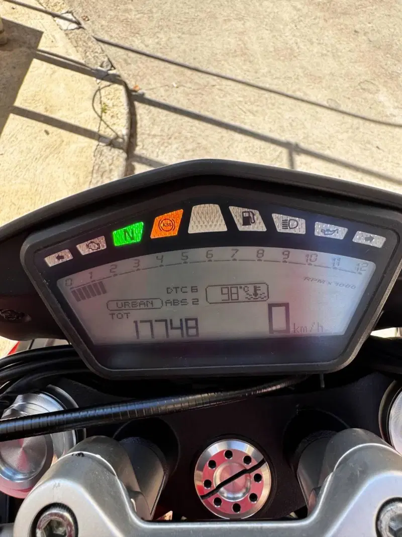 Ducati Hypermotard 821 SP (2013 - 15) (15)