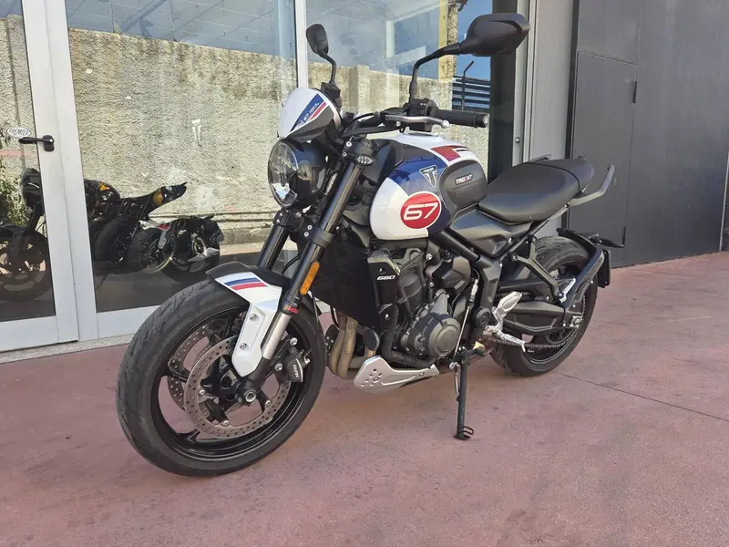 Triumph Trident 660 Triple Tribute Edition (2024) (6)