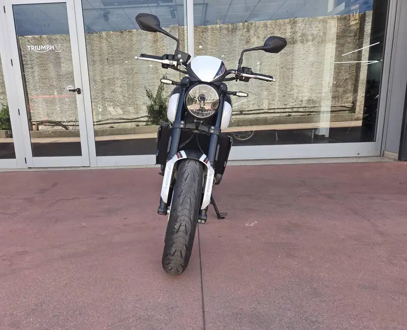 Triumph Trident 660 Triple Tribute Edition (2024) (10)