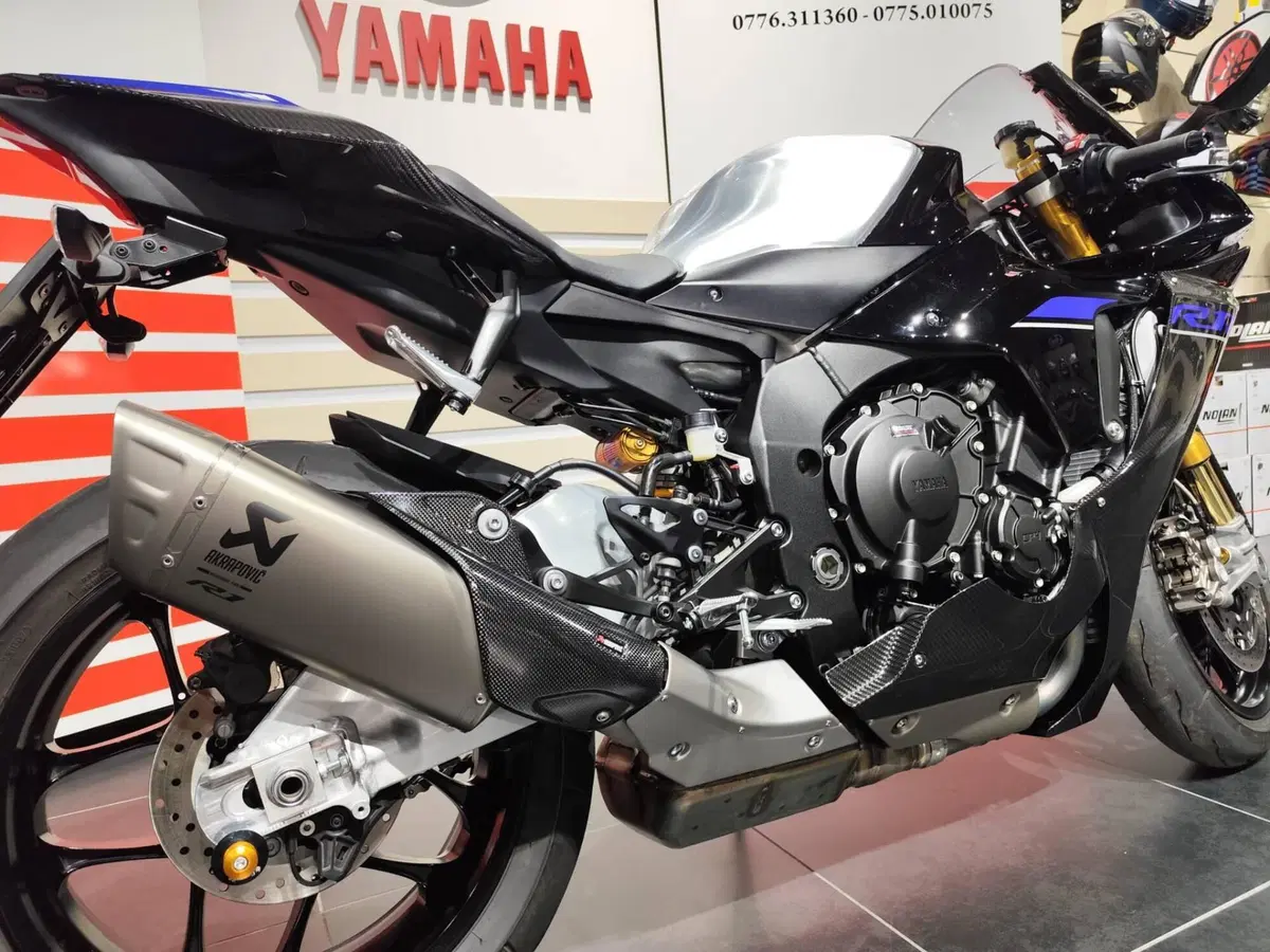 Yamaha YZF R1M (2020 - 25) (3)