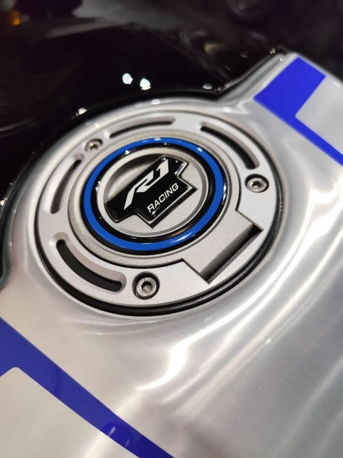 Yamaha YZF R1M (2020 - 25) (6)
