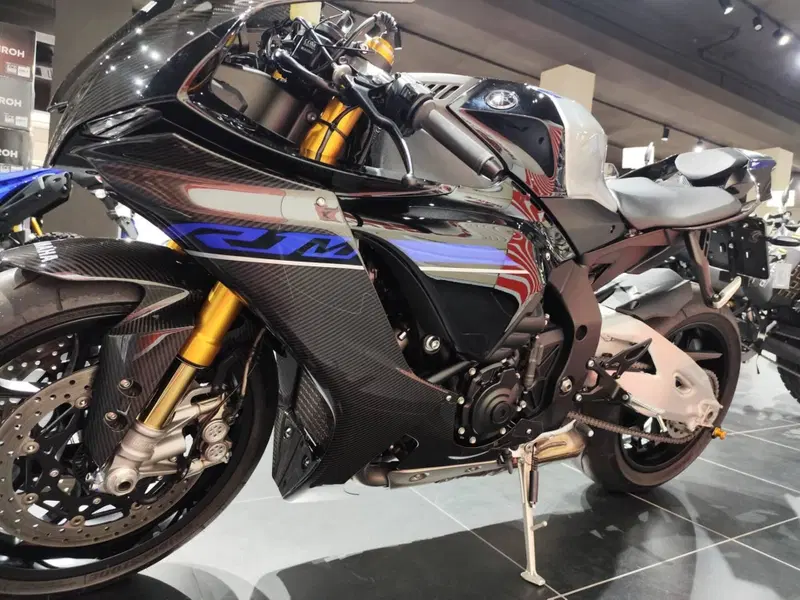 Yamaha YZF R1M (2020 - 25) (9)