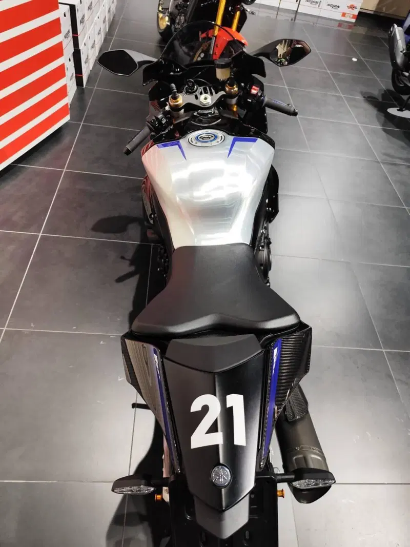 Yamaha YZF R1M (2020 - 25) (11)