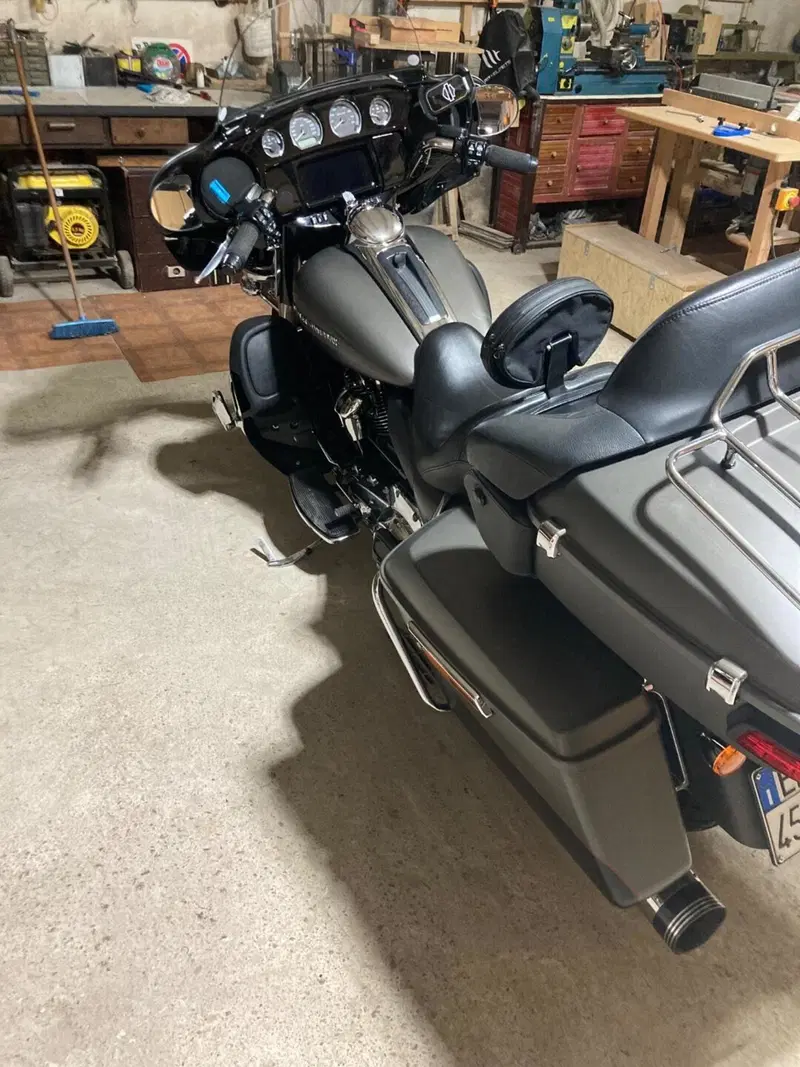 Harley-Davidson 114 Electra Glide Ultra Limited Low (2019) - FLHTKL (2)