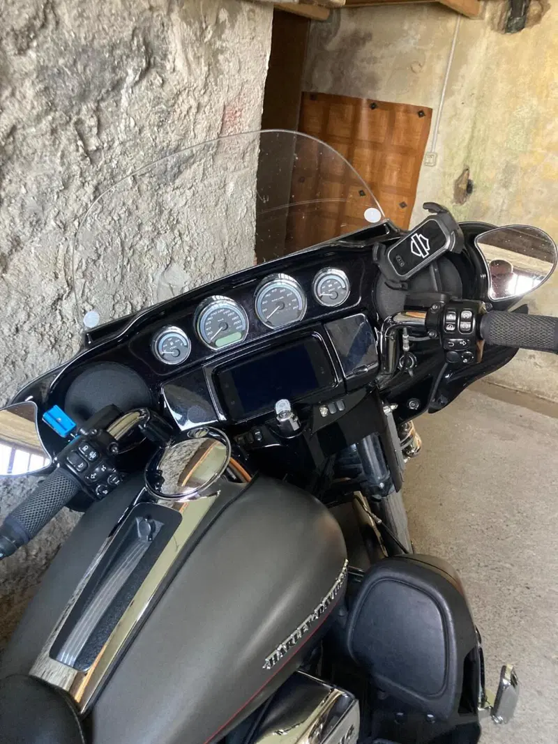 Harley-Davidson 114 Electra Glide Ultra Limited Low (2019) - FLHTKL (5)