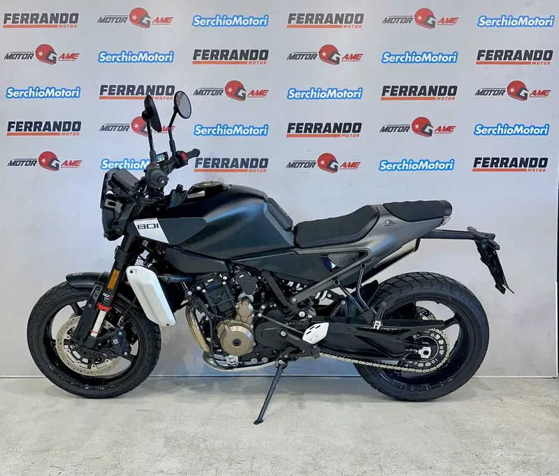 Husqvarna Svartpilen 801 (2024 - 26) (3)