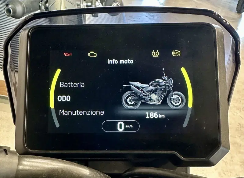 Husqvarna Svartpilen 801 (2024 - 26) (4)