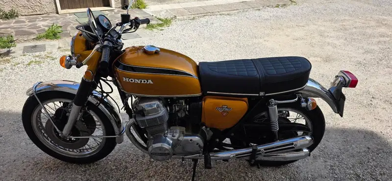 Honda CB 750 FOUR K1 (2)