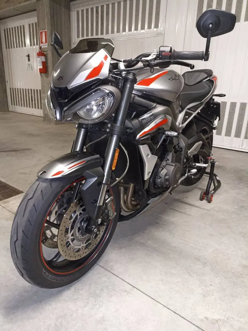 Triumph Street Triple RS (2020 - 22) (2)