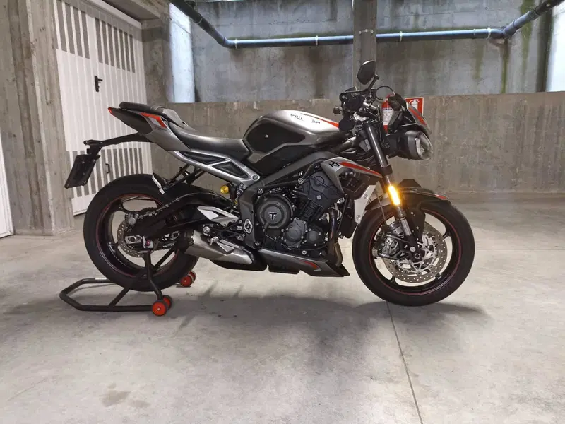 Triumph Street Triple RS (2020 - 22) (3)