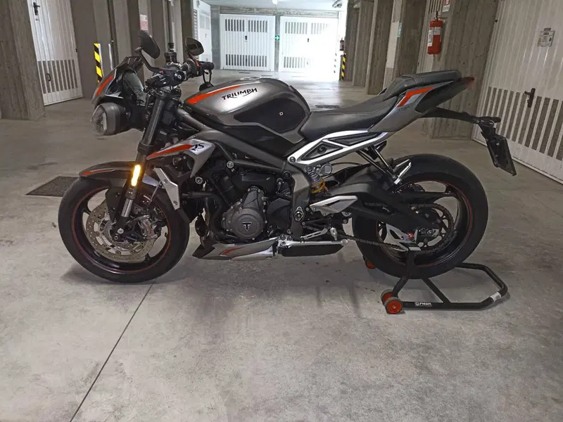Triumph Street Triple RS (2020 - 22) (4)