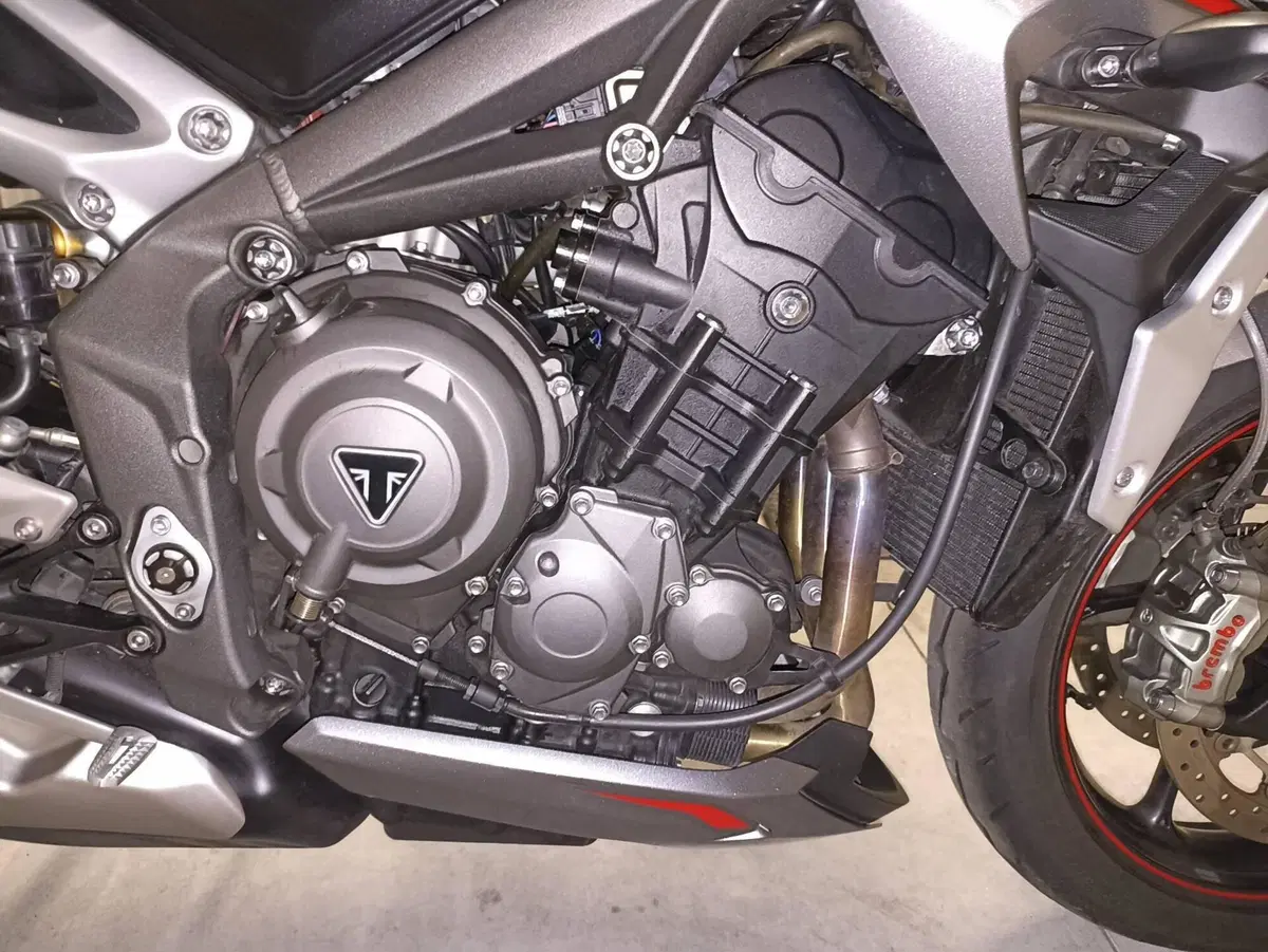 Triumph Street Triple RS (2020 - 22) (5)