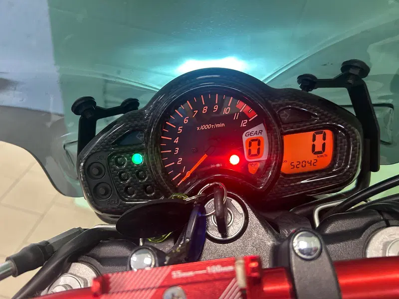 Suzuki Gladius 650 SFV (2009 - 15) (5)