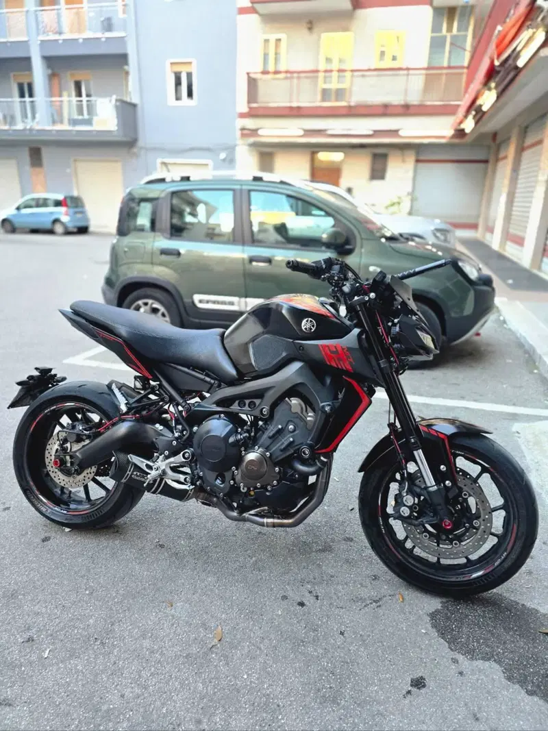 Yamaha MT-09 (2017 - 20) (2)