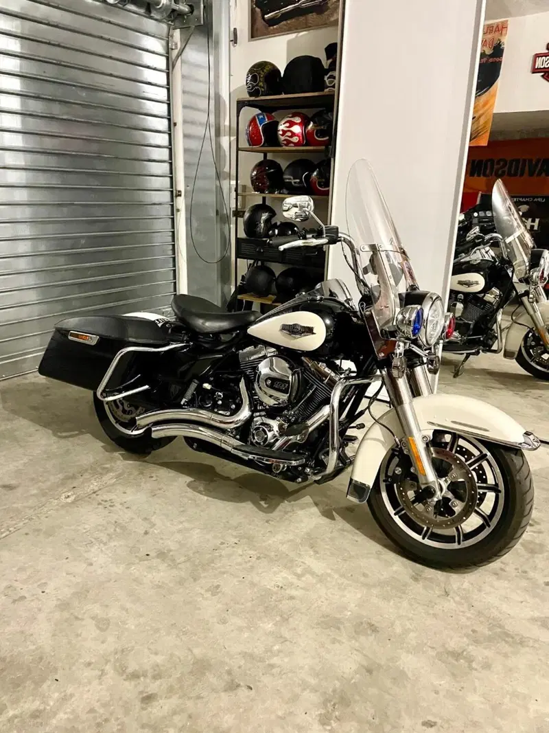 Harley-Davidson 103 Road King Classic (2014 - 16) - FLHRC (2)