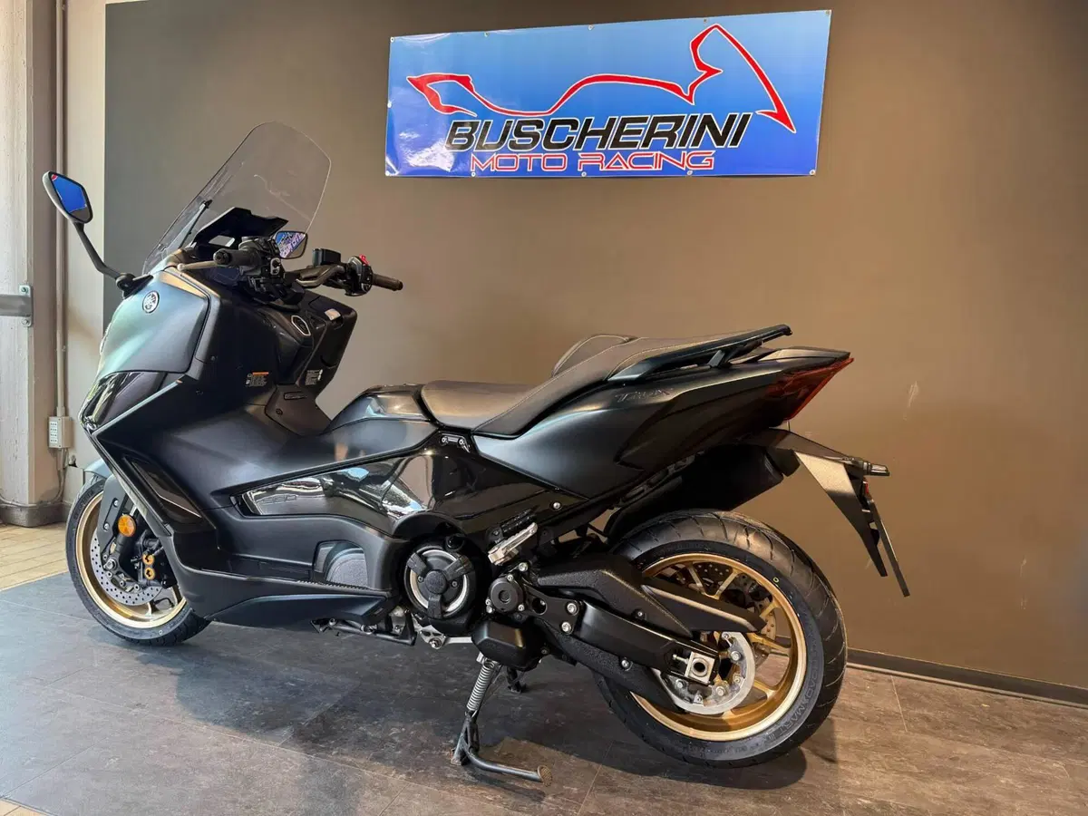 Yamaha T-Max 560 Tech Max (2022 - 24) (2)