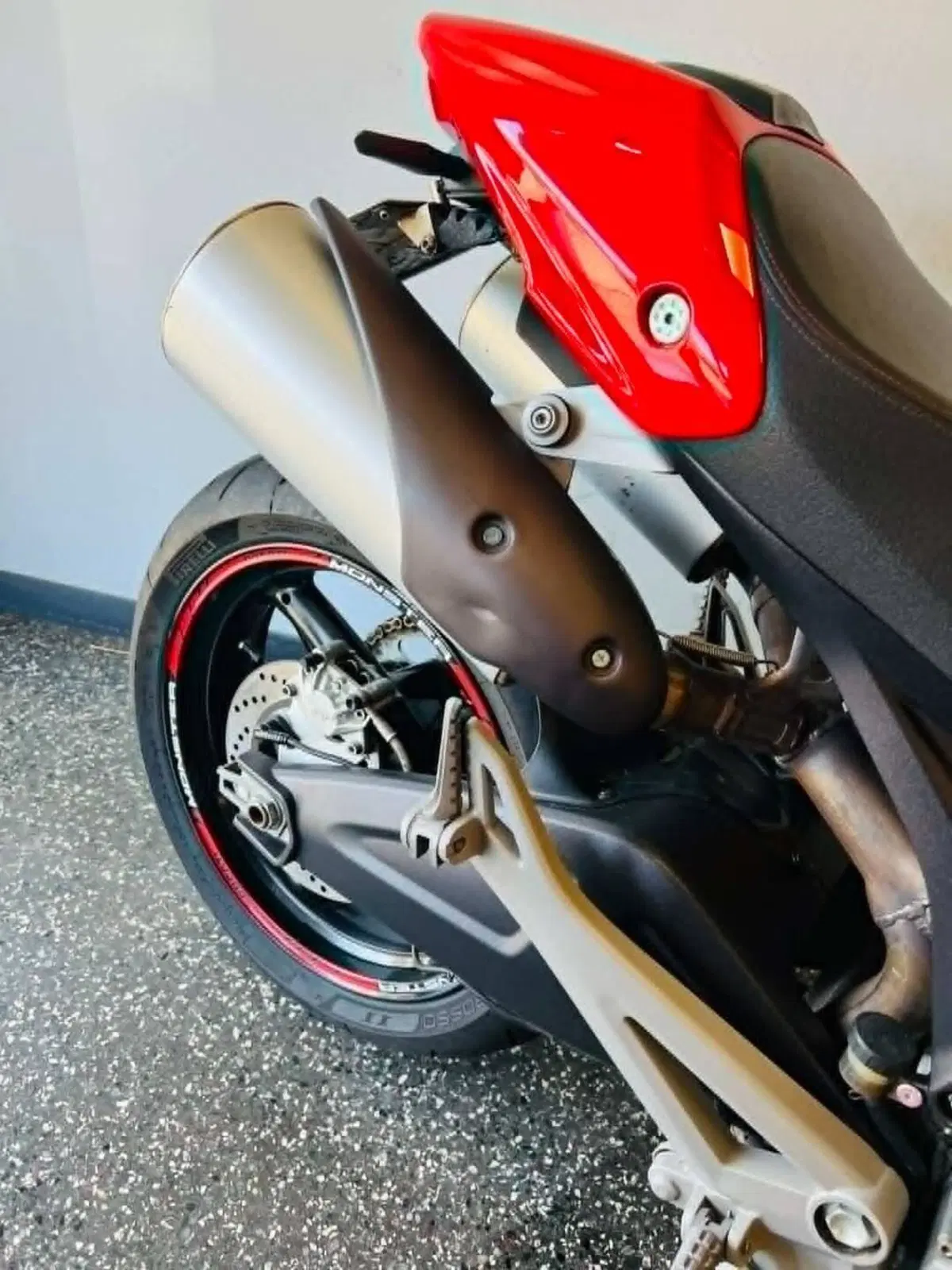 Ducati Monster 696 (2008 - 13) (7)