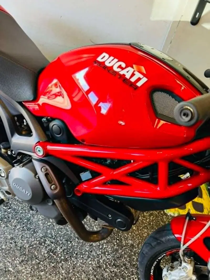 Ducati Monster 696 (2008 - 13) (2)